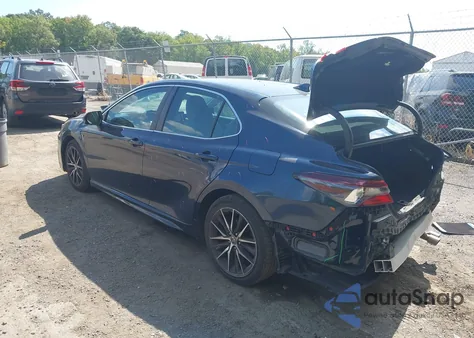 2021 Toyota Camry Se z USA, uszkodzony, nr VIN 4T1G11AKXMU523439